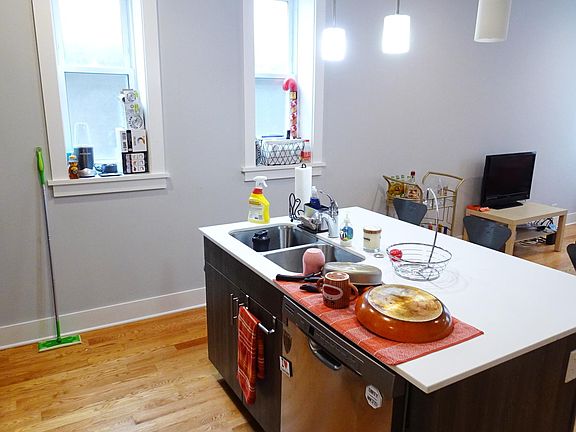 4th image of 1857 W Dickens Ave APT 2