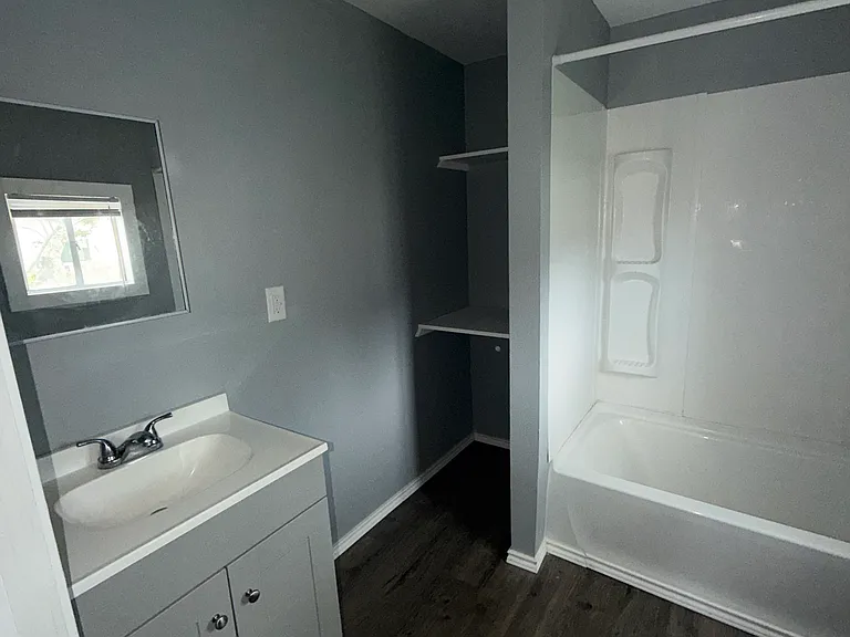 509 E Kenedy Ave #2 — Photo 5