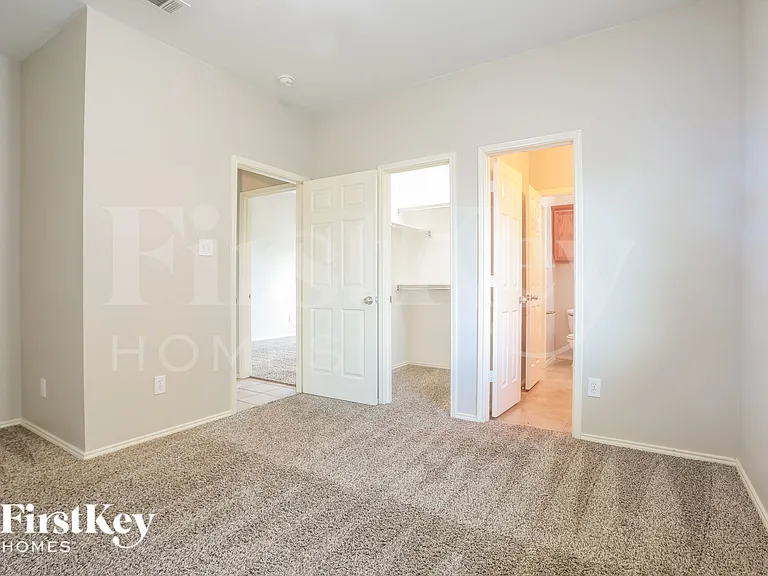 1731 Vista Ridge Dr W — Photo 15
