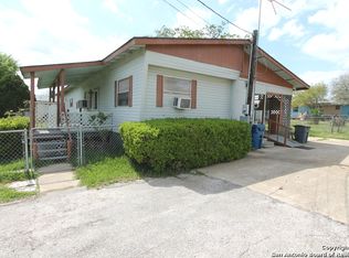 1903 Shiloh St, Floresville, TX 78114