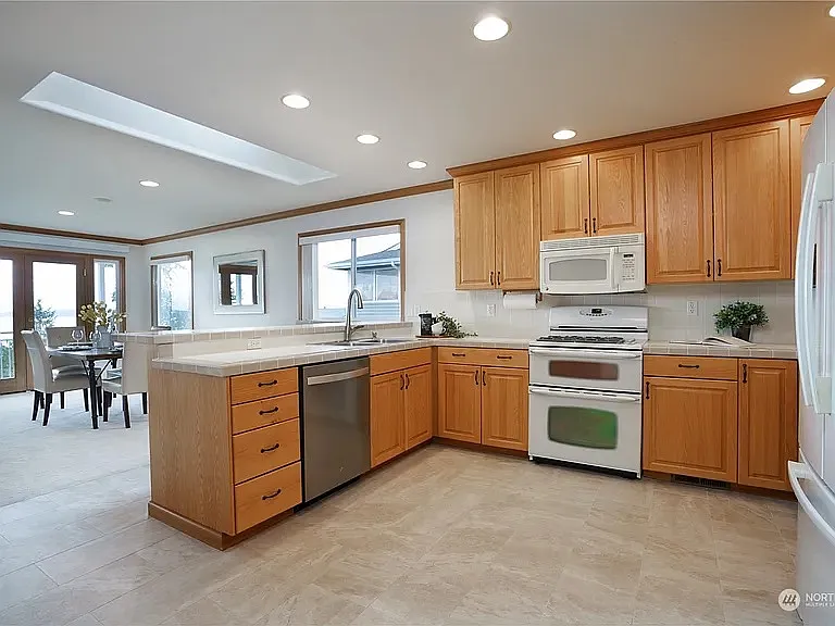 1207 Sequalish St — Photo 8