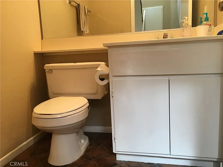2030 Bon View Ave — Photo 10