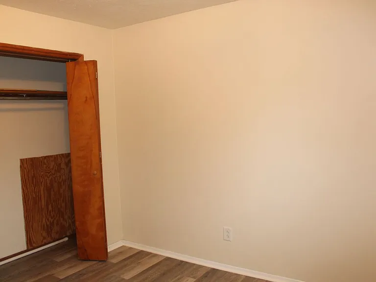 875 Fairview Ave — Photo 9
