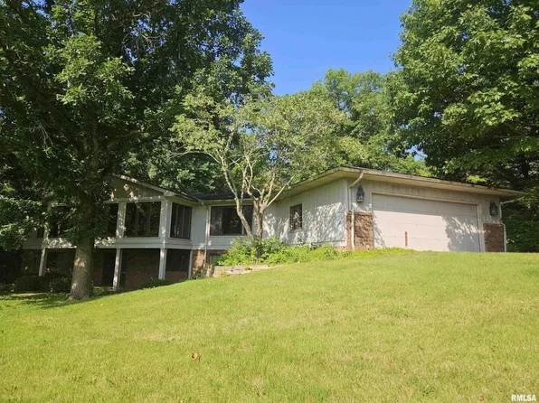 28003 230th St, Le Claire, IA 52753