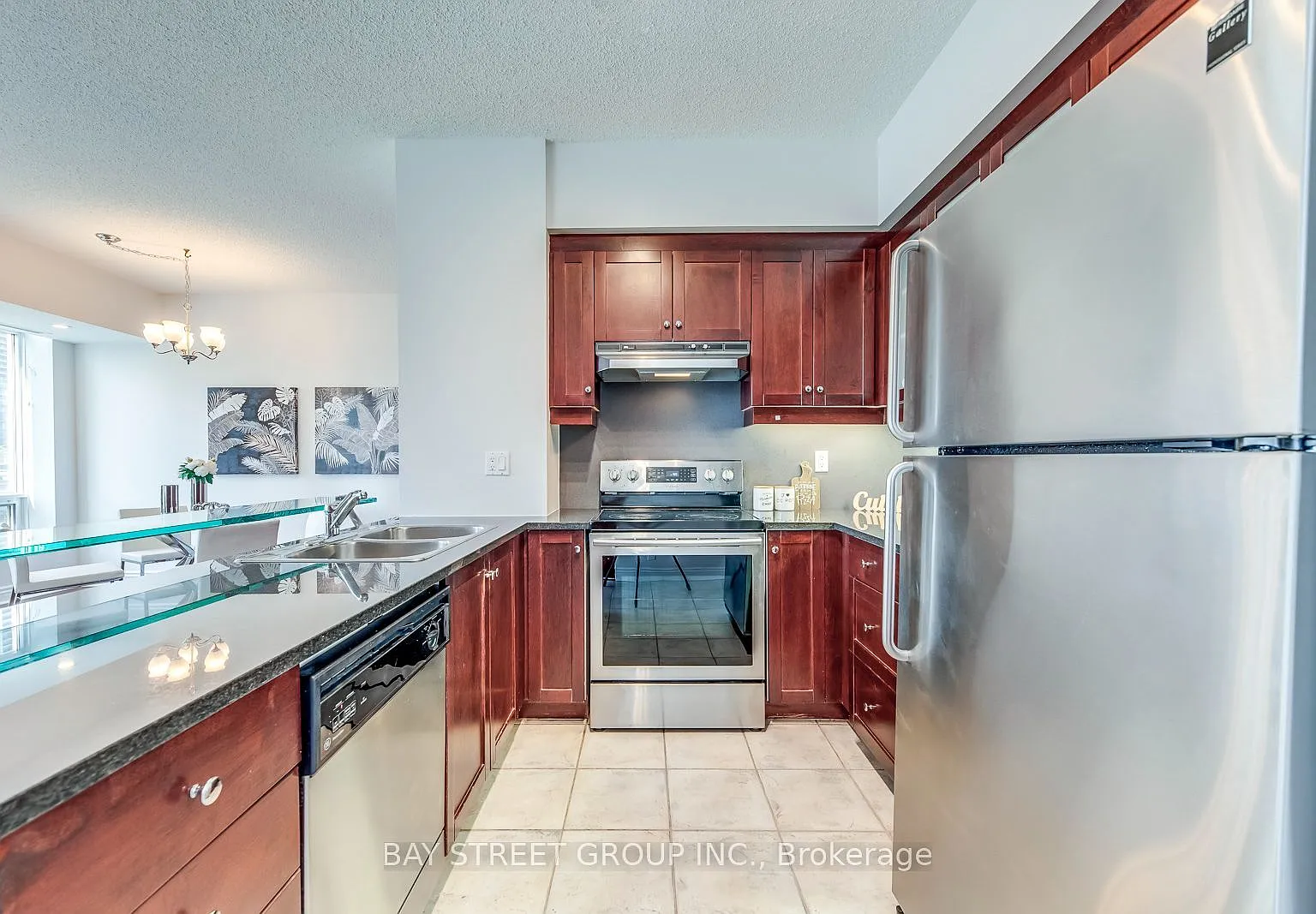 2 bed, $3,000 — Photo 4