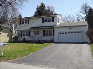 7469 Thunderbird Rd, Liverpool, NY 13088