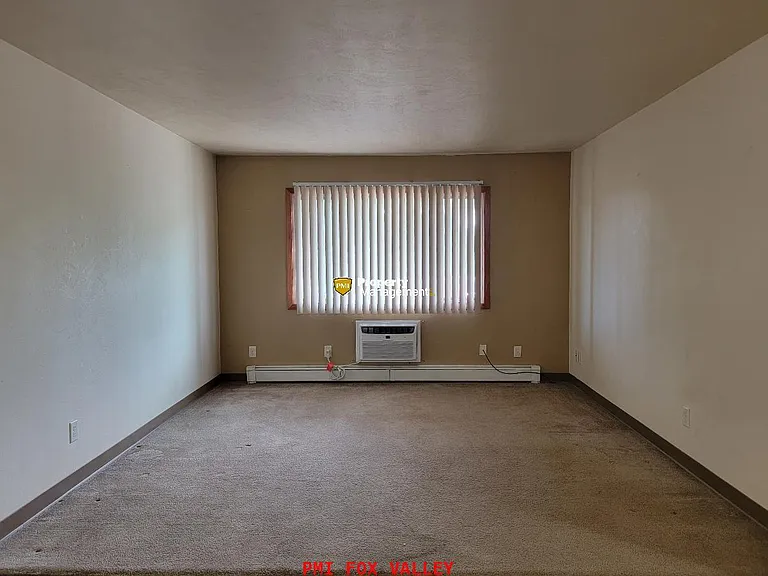 104 Sycamore Dr #3 — Photo 2