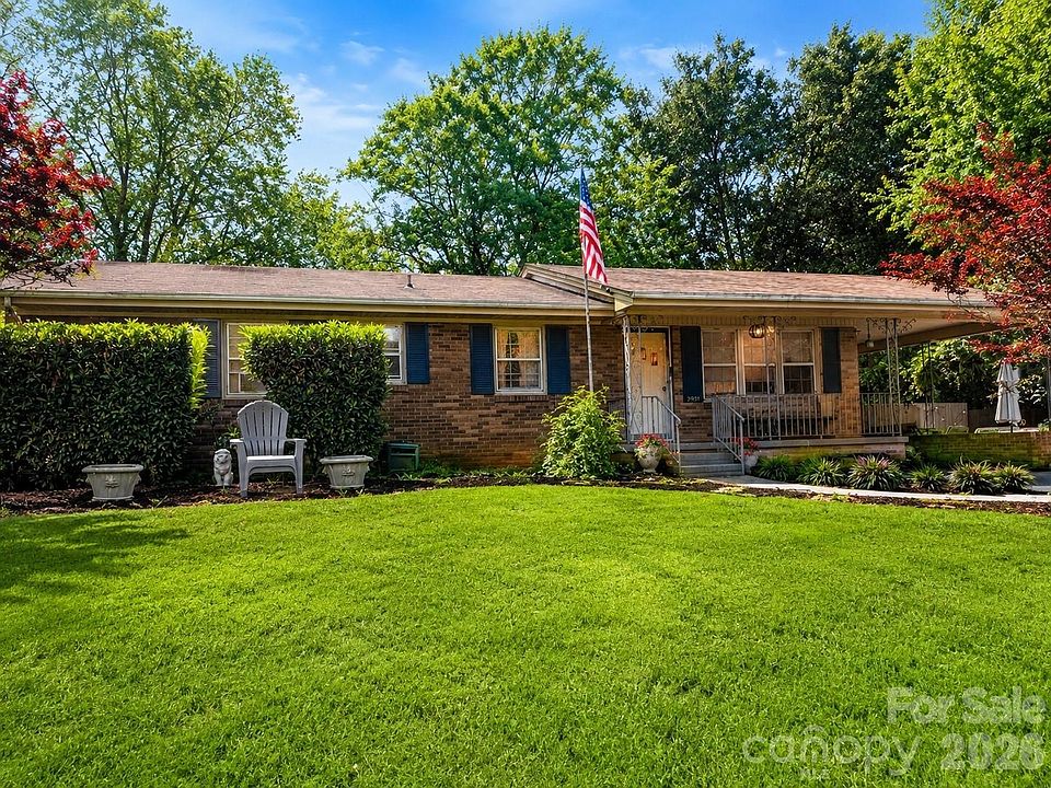 1st image of 2931 Poplar Cir
