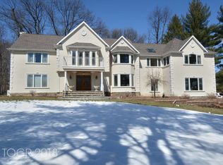 7 Golfview Rd, Upper Saddle River, NJ 07458
