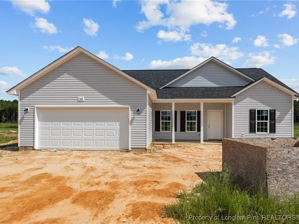 162 Orchard Ln, Parkton, NC 28371