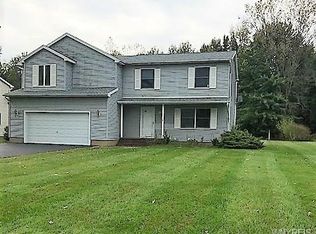 6134 Tachi Dr, Newfane, NY 14108
