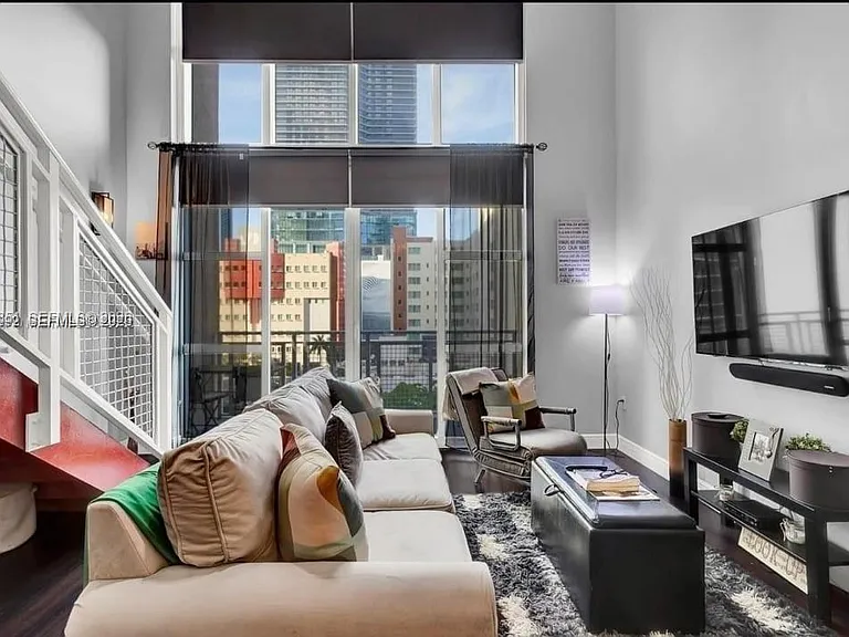 244 NE Biscayne Blvd #440 — Photo 34