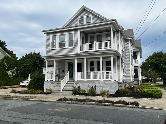 2nd image of 403-405 W Clinton St #2
