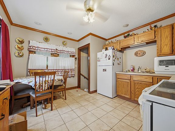 4th image of 309 12th Ave