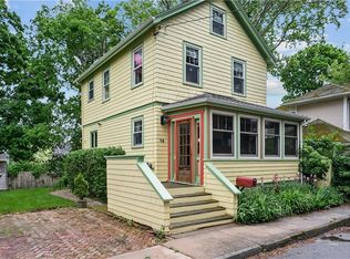 16 Findlay Pl, Newport, RI 02840