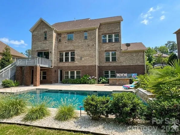 16527 Flintrock Falls Ln, Charlotte, NC 28278