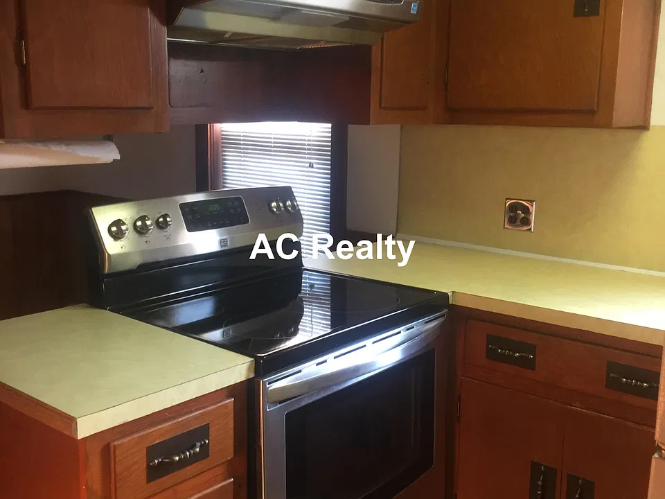 24 Linden St #3
