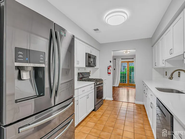 31 Fair Acres Ct — Photo 7