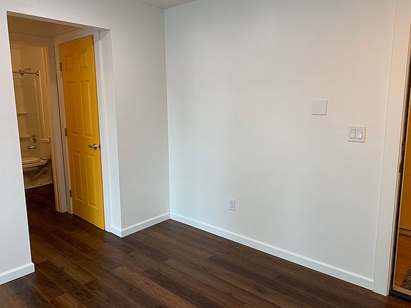 4th image of 14314 32nd Ave NE APT 103