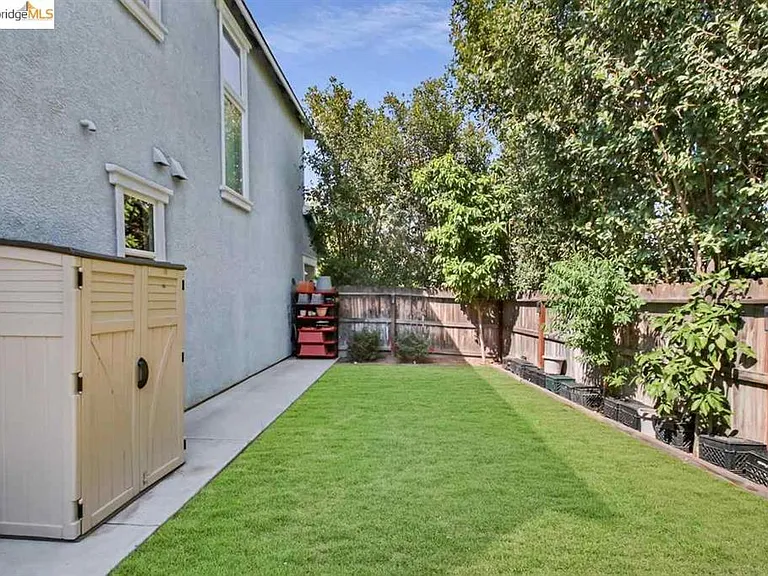 790 Yosemite Dr — Photo 35