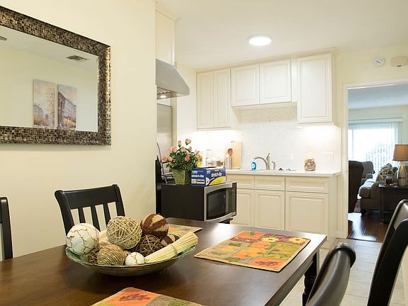 4th image of 763 Arcadia Ave APT 11