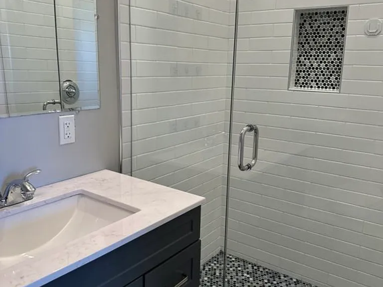 181 Chelsea St #3 — Photo 8