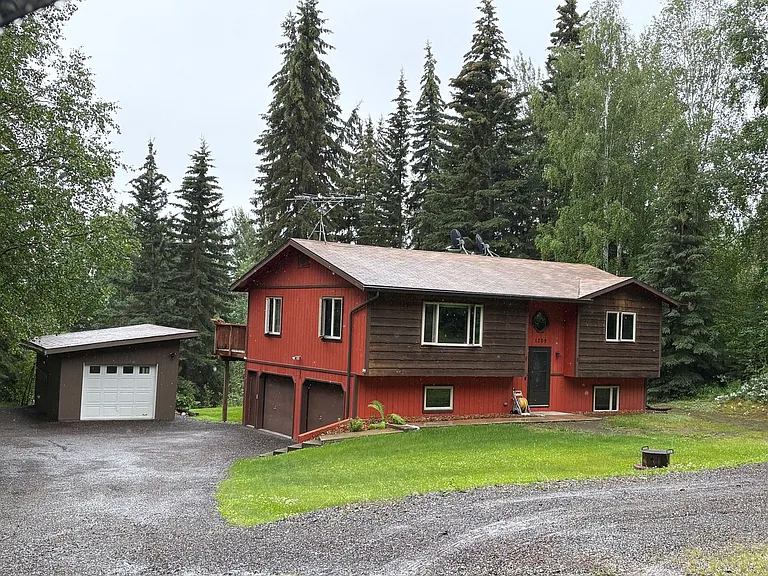 1309 Overhill Dr — Photo 1