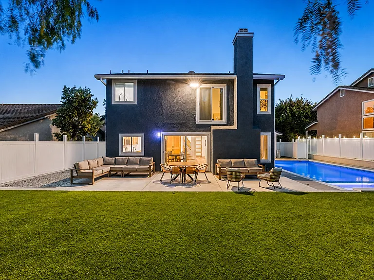 1131 Dincara Rd — Photo 5