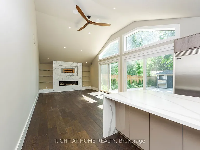 176 Maplewood Rd — Photo 16