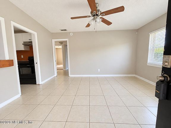 5th image of 7909 CAXTON Circle W