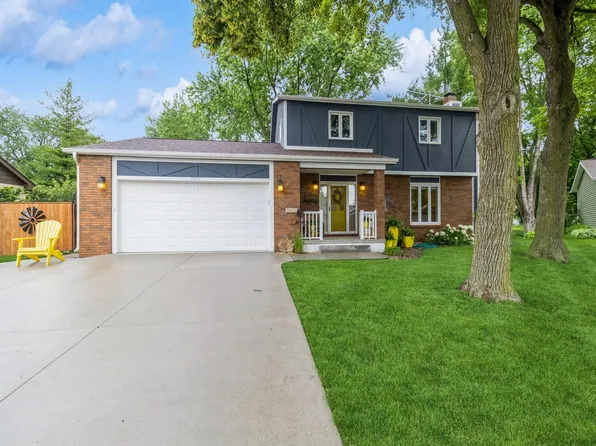 3411 Madison Ct, Ames, IA 50010