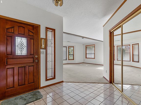 4th image of 4700 NE 25th Ct