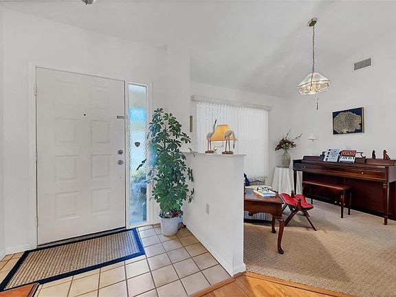 4th image of 384 Blue Springs Ct #139