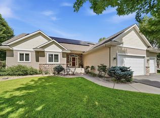 868 Bavaria Hills Ter, Chaska, MN 55318