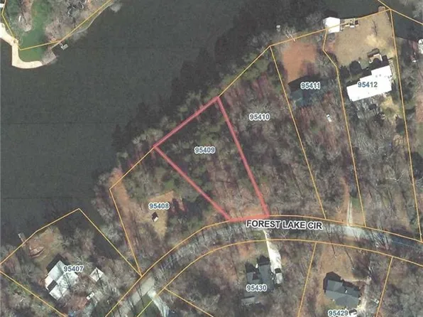 14 Forest Lake Cir, Greensboro, NC 27407