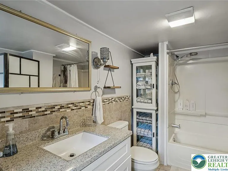 3203 Washington St — Photo 4