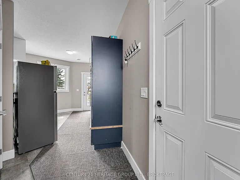 90 Aragon Rd — Photo 23