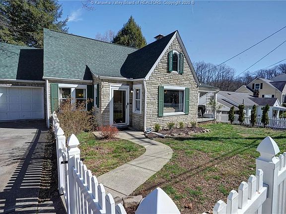 5th image of 903 Montrose Dr