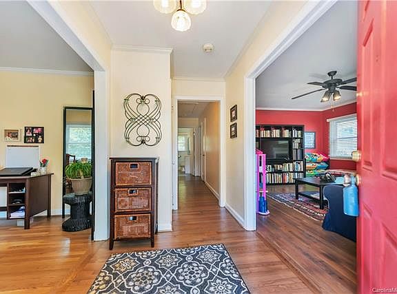 3rd image of 1918 Old West Ln