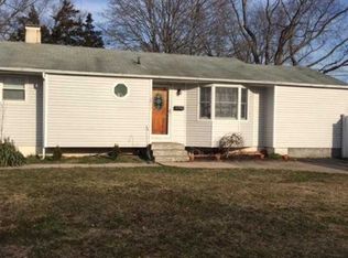 2811 Acorn Ave, Medford, NY 11763