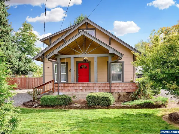 516 Norway St, Silverton, OR 97381