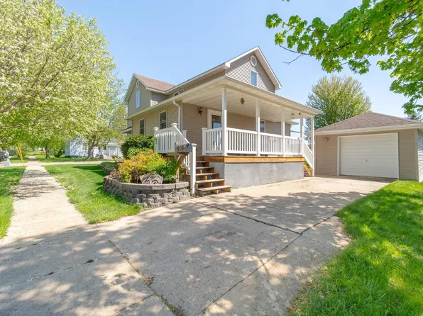 630 Chicago St, Sumner, IA 50674