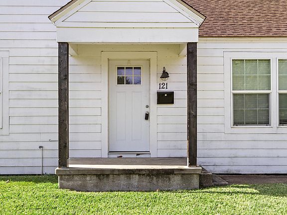 5th image of 121 Hilldale Dr