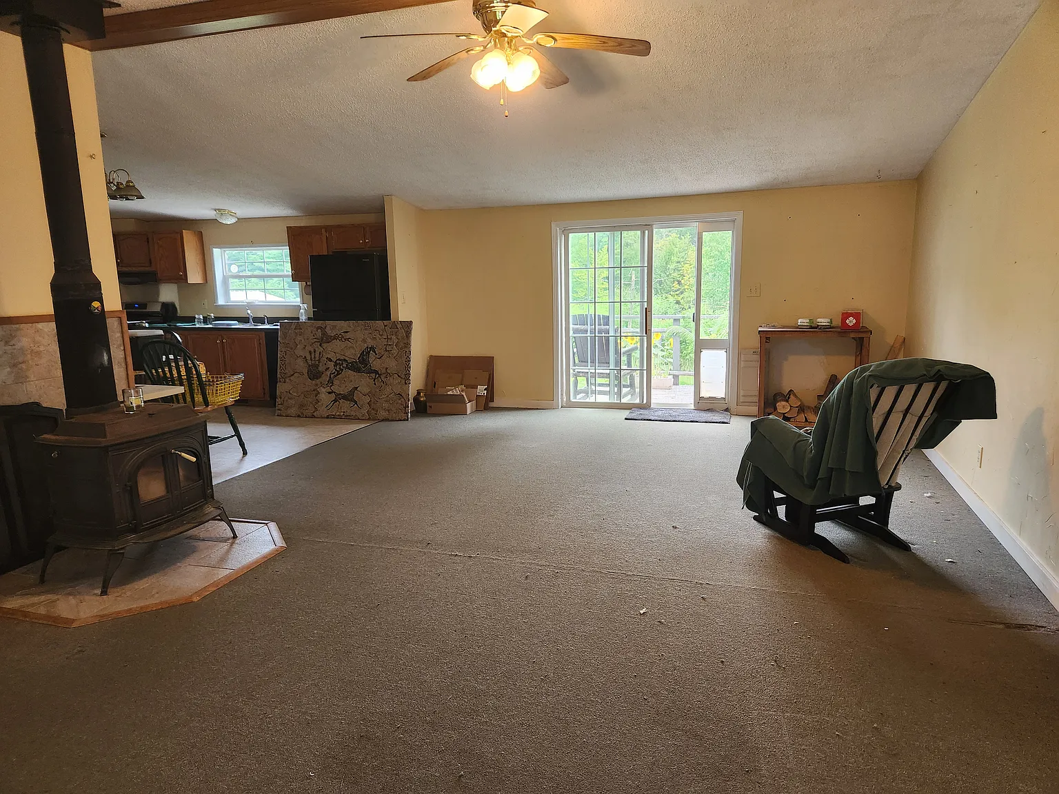 3 bed, 1456 sqft, $2,000 — Photo 4