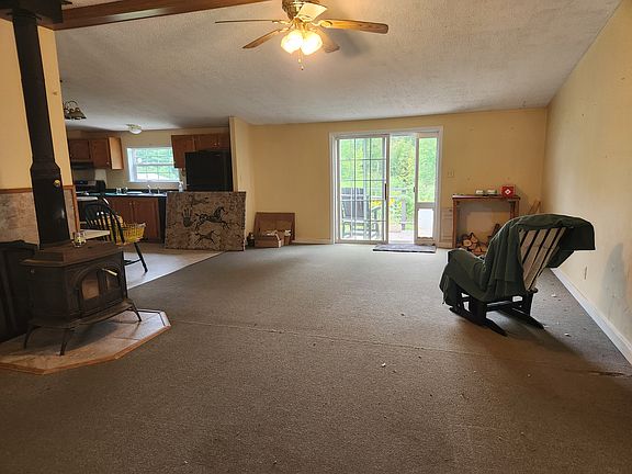 4th image of 325 Dole Hill Rd