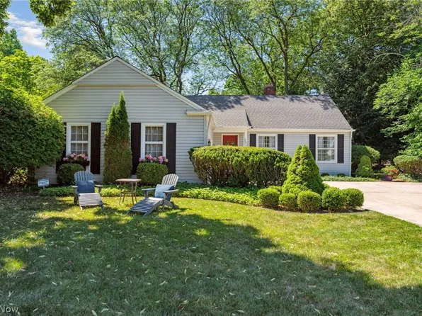 20735 Germantown Dr, Fairview Park, OH 44126