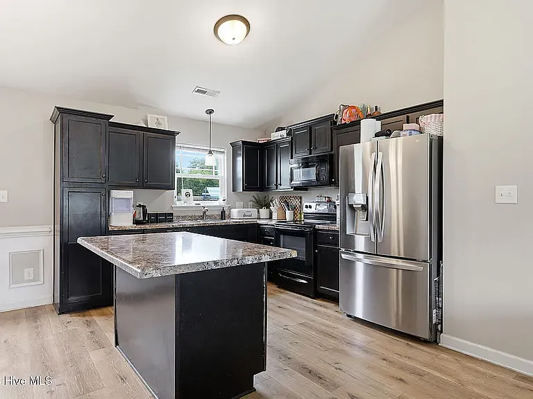 210 Brice Ct — Photo 11