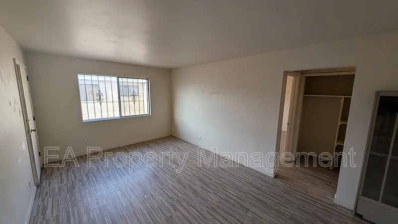 2 bed, 1.0 bath, 900 sqft, $995 — Photo 1