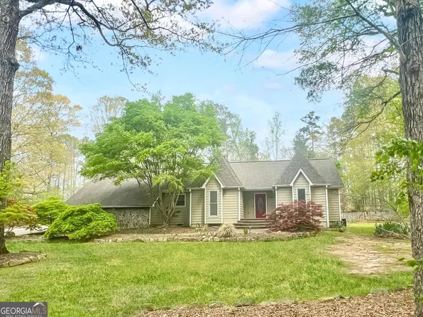 100 Little Creek Dr, Sharpsburg, GA 30277