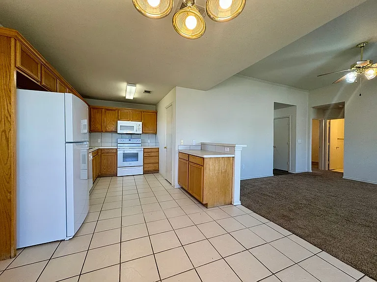 10201 Iris Ln #A — Photo 6